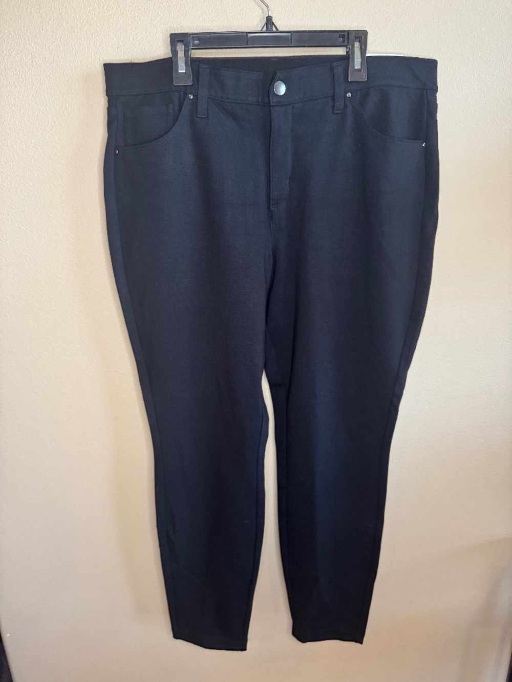 NWT. Soma. Slimming 5 pocket pointe pants. Black. Size XL